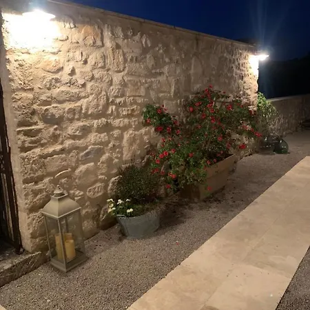 La Petite Campagne 3*