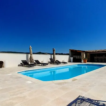 La Petite Campagne 3* Mane (Alpes-de-Haute-Provence)