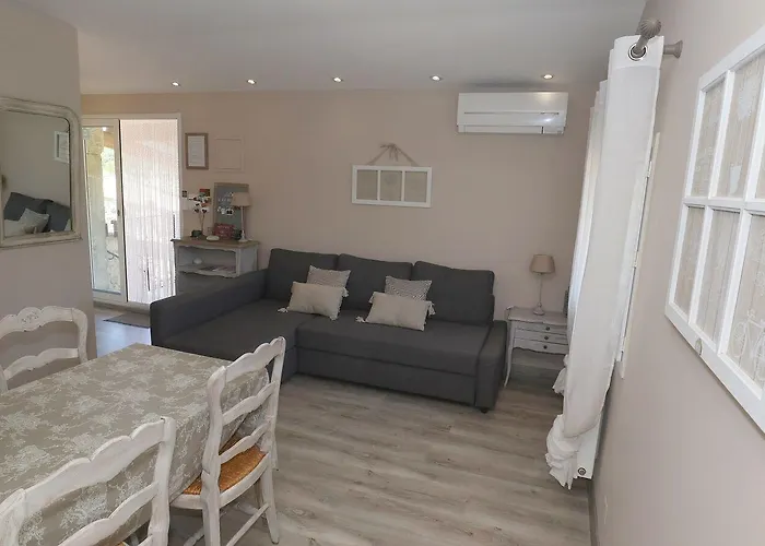 La Petite Campagne 3*